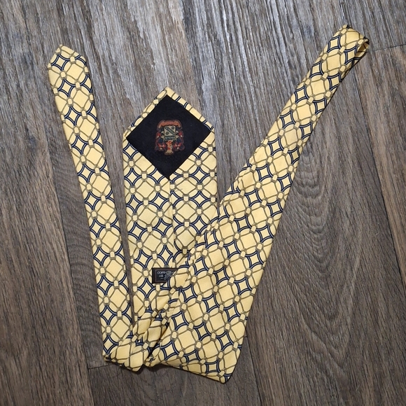 Vintage Gucci Made in Italy 100% Silk Designer Tie. - Picture 9 of 15
